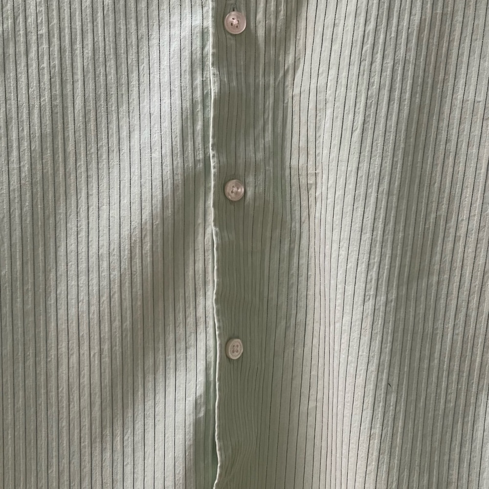 Me a Express button down top - Picture 2 of 2